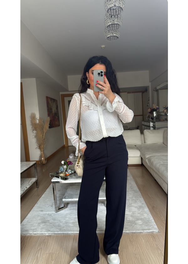 Fisto ve Volan Detaylı Gömlek