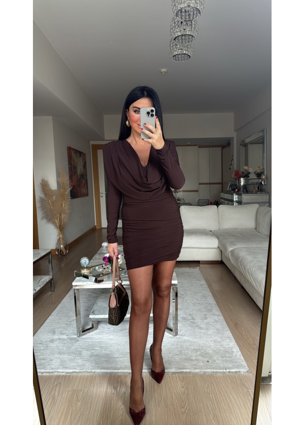 Vatkalı Degaje Yaka Tasarım Elbise Acı Kahve