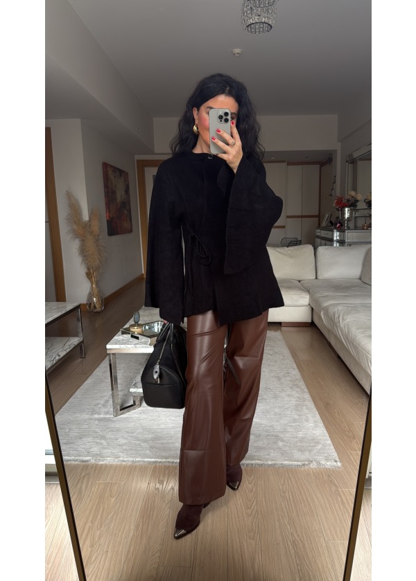 Zra Model Pelerin Kol Detaylı Triko Ceket Siyah