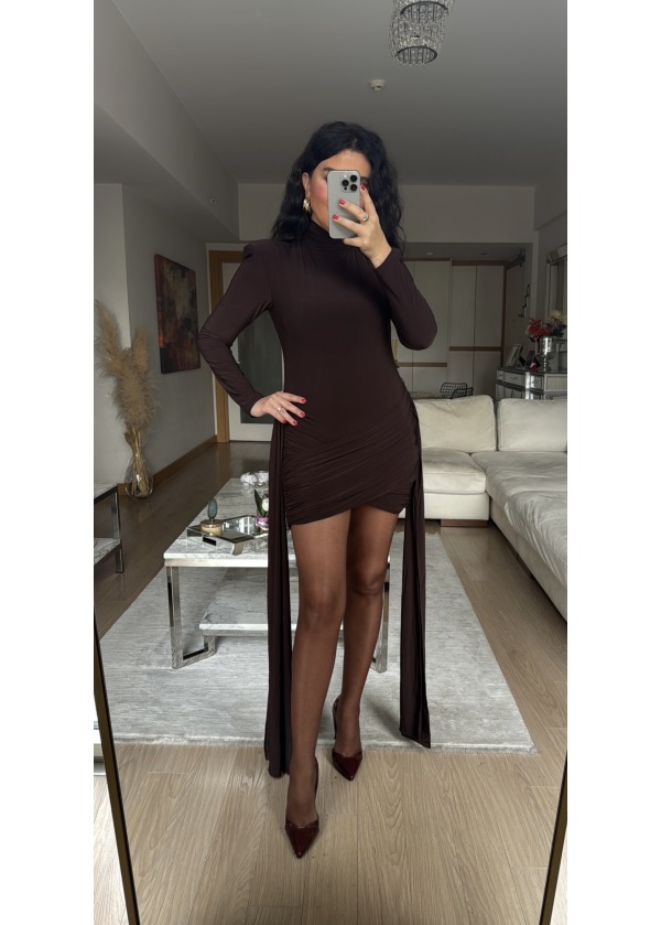 Vatkalı Kuşak ve Drape Detaylı Tasarım Elbise